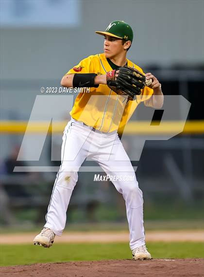 Thumbnail 1 in Dubuque Senior @ Iowa City West photogallery.