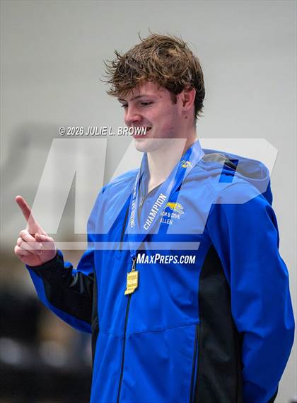 Thumbnail 3 in IHSAA State Final photogallery.