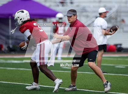 Thumbnail 3 in Brookwood vs Holt (Spring Scrimmage) photogallery.