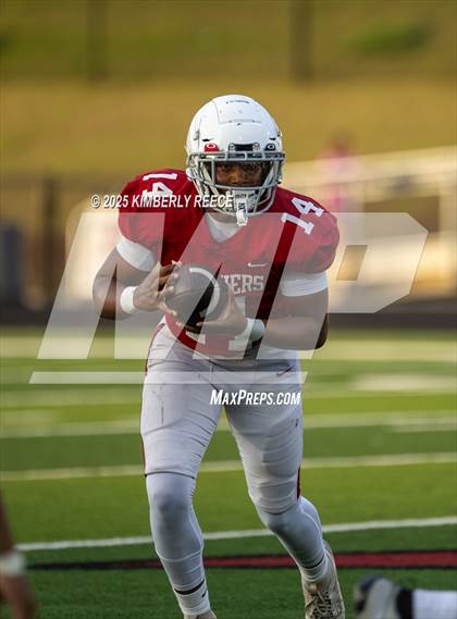 Thumbnail 2 in Brookwood vs Holt (Spring Scrimmage) photogallery.
