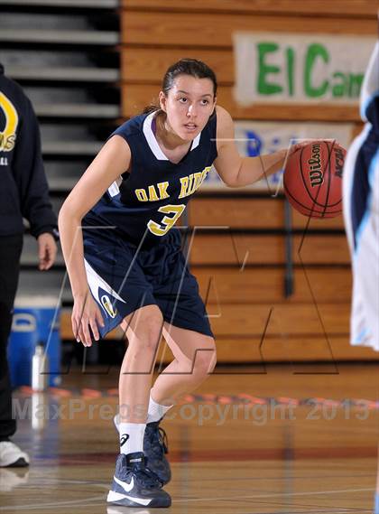 Thumbnail 1 in Oak Ridge vs. Pleasant Valley (Lady Bulldogs Winter Classic) photogallery.