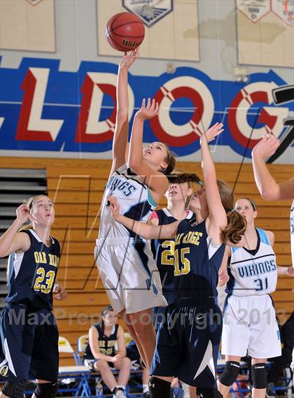 Thumbnail 1 in Oak Ridge vs. Pleasant Valley (Lady Bulldogs Winter Classic) photogallery.
