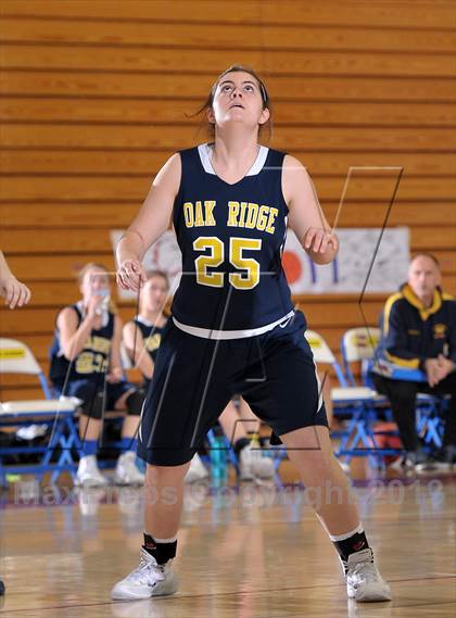 Thumbnail 1 in Oak Ridge vs. Pleasant Valley (Lady Bulldogs Winter Classic) photogallery.