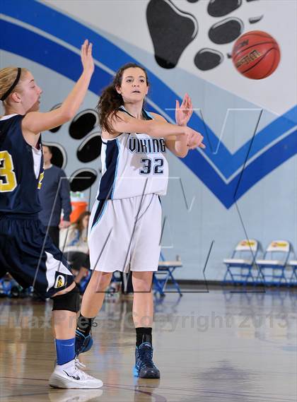Thumbnail 3 in Oak Ridge vs. Pleasant Valley (Lady Bulldogs Winter Classic) photogallery.