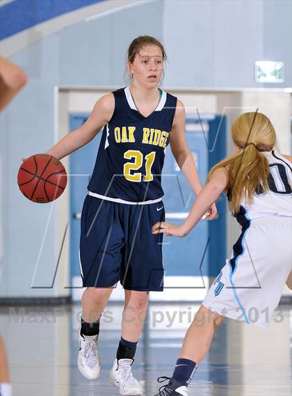 Thumbnail 2 in Oak Ridge vs. Pleasant Valley (Lady Bulldogs Winter Classic) photogallery.