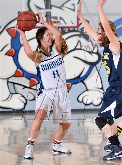 Thumbnail 2 in Oak Ridge vs. Pleasant Valley (Lady Bulldogs Winter Classic) photogallery.