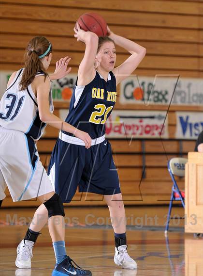 Thumbnail 2 in Oak Ridge vs. Pleasant Valley (Lady Bulldogs Winter Classic) photogallery.