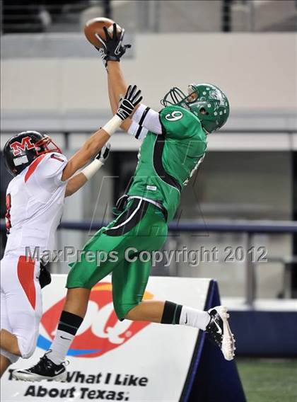 Thumbnail 1 in Hempstead vs. Melissa (UIL 2A Division 1 Final) photogallery.