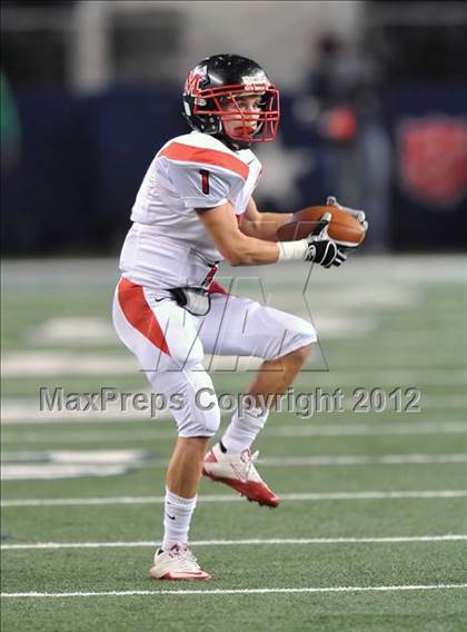 Thumbnail 3 in Hempstead vs. Melissa (UIL 2A Division 1 Final) photogallery.
