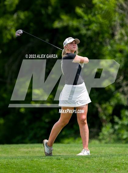 Thumbnail 2 in UIL 1A Golf Finals Round 2 photogallery.