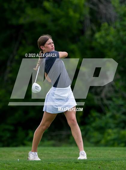 Thumbnail 1 in UIL 1A Golf Finals Round 2 photogallery.