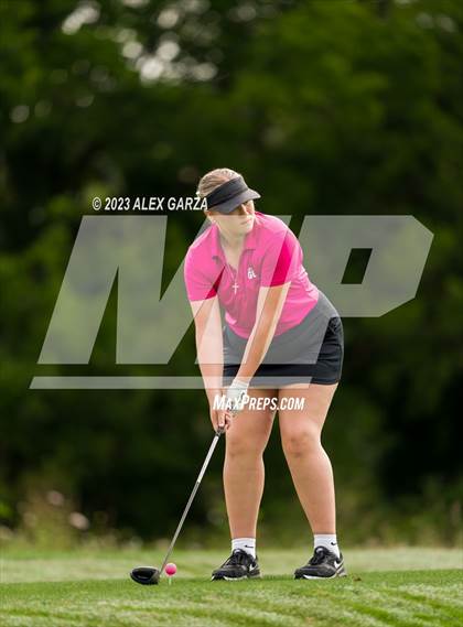 Thumbnail 3 in UIL 1A Golf Finals Round 2 photogallery.