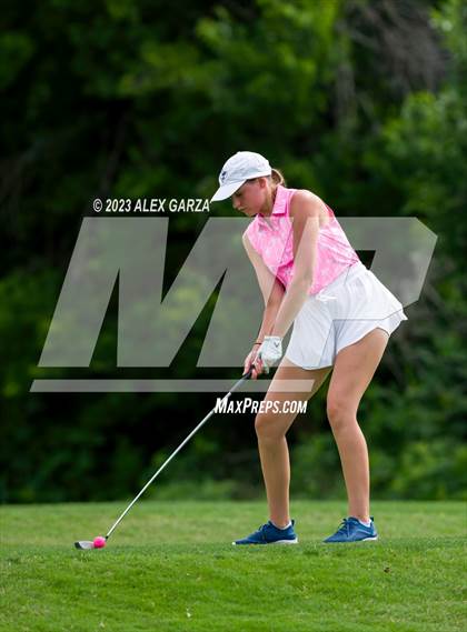 Thumbnail 3 in UIL 1A Golf Finals Round 2 photogallery.
