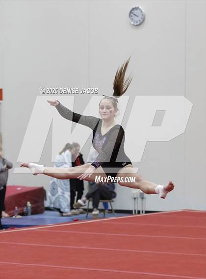 Thumbnail 2 in WIAA Classic 8 Conference (Floor) photogallery.