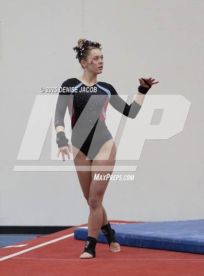 Thumbnail 1 in WIAA Classic 8 Conference (Floor) photogallery.
