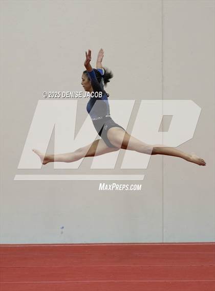 Thumbnail 2 in WIAA Classic 8 Conference (Floor) photogallery.