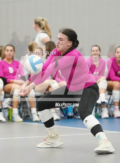 Thumbnail 3 in Christian vs. Utica Eisenhower (Beast of the East) photogallery.