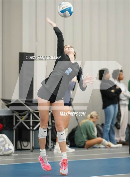 Thumbnail 1 in Christian vs. Utica Eisenhower (Beast of the East) photogallery.
