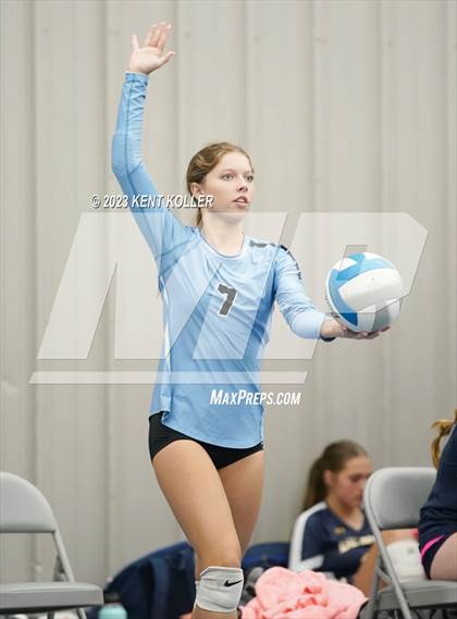 Thumbnail 1 in Christian vs. Utica Eisenhower (Beast of the East) photogallery.