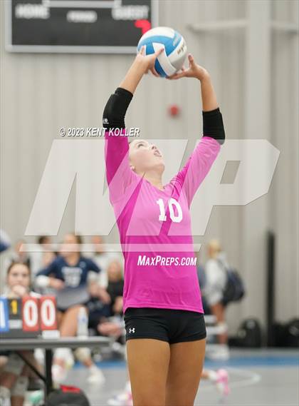 Thumbnail 2 in Christian vs. Utica Eisenhower (Beast of the East) photogallery.