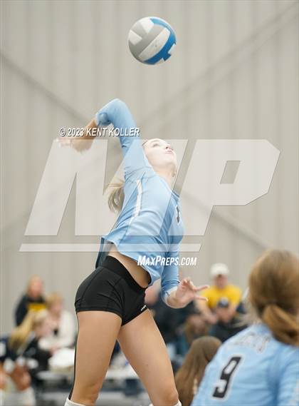 Thumbnail 1 in Christian vs. Utica Eisenhower (Beast of the East) photogallery.