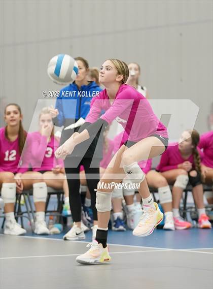 Thumbnail 1 in Christian vs. Utica Eisenhower (Beast of the East) photogallery.