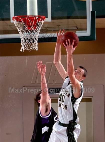 Thumbnail 3 in Carlsbad @ La Costa Canyon (MaxPreps Holiday Classic) photogallery.