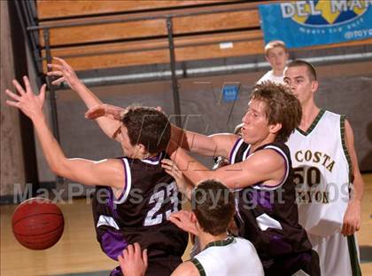 Thumbnail 2 in Carlsbad @ La Costa Canyon (MaxPreps Holiday Classic) photogallery.