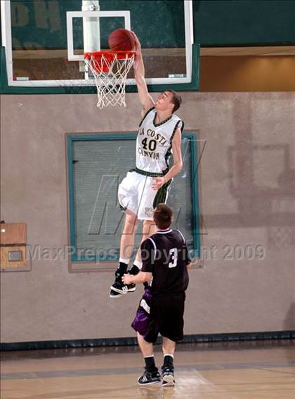 Thumbnail 2 in Carlsbad @ La Costa Canyon (MaxPreps Holiday Classic) photogallery.