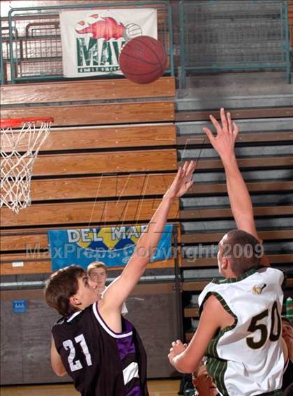 Thumbnail 3 in Carlsbad @ La Costa Canyon (MaxPreps Holiday Classic) photogallery.