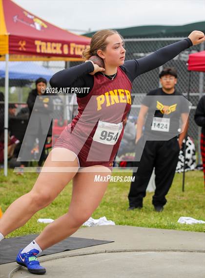 Thumbnail 3 in Bryan Bradley Viking Track Classic (Shot Put) photogallery.