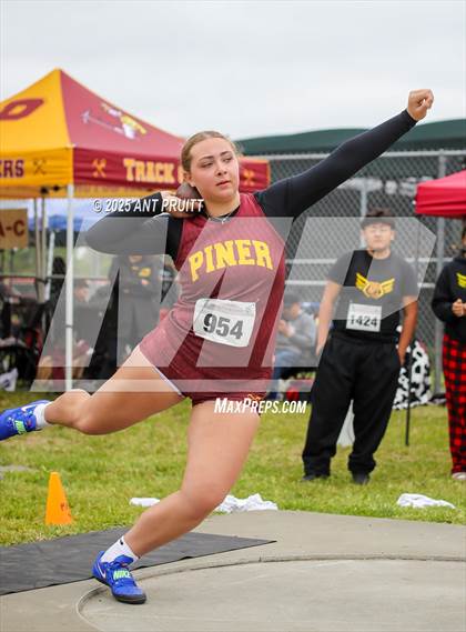Thumbnail 2 in Bryan Bradley Viking Track Classic (Shot Put) photogallery.