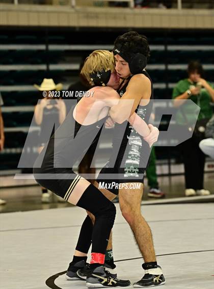 Thumbnail 2 in UIL District 9-6A Championships photogallery.
