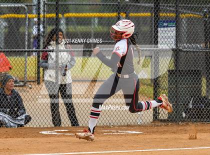 Thumbnail 2 in Cherokee vs. Mill Creek photogallery.