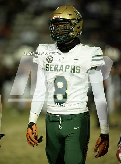 Thumbnail 3 in St. Bonaventure vs. Apple Valley (CIF SS D4 Semifinal) photogallery.