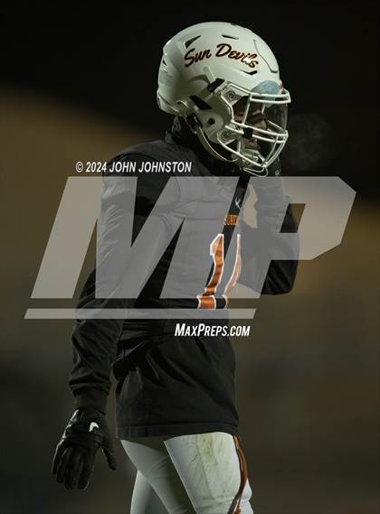 Thumbnail 3 in St. Bonaventure vs. Apple Valley (CIF SS D4 Semifinal) photogallery.