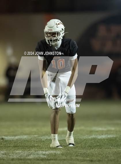 Thumbnail 3 in St. Bonaventure vs. Apple Valley (CIF SS D4 Semifinal) photogallery.