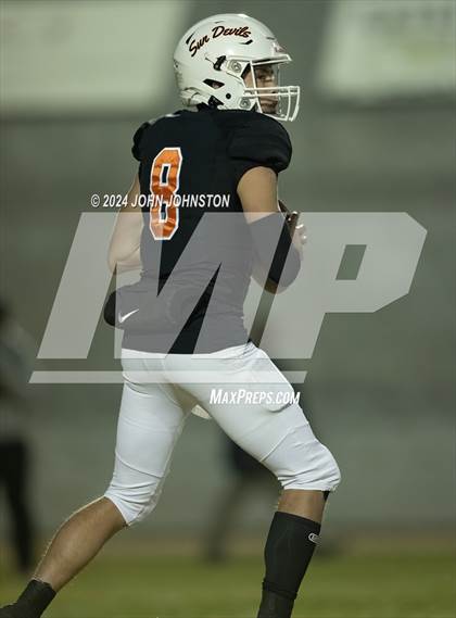Thumbnail 3 in St. Bonaventure vs. Apple Valley (CIF SS D4 Semifinal) photogallery.