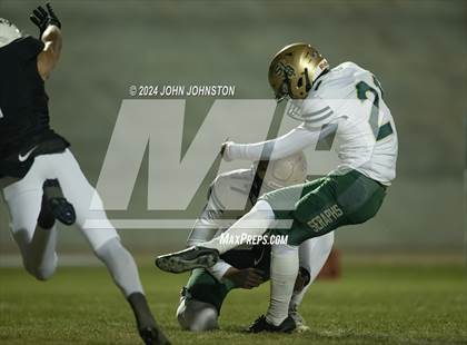 Thumbnail 3 in St. Bonaventure vs. Apple Valley (CIF SS D4 Semifinal) photogallery.