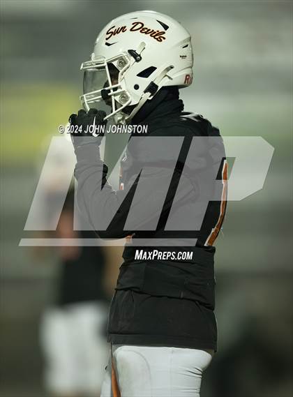 Thumbnail 3 in St. Bonaventure vs. Apple Valley (CIF SS D4 Semifinal) photogallery.