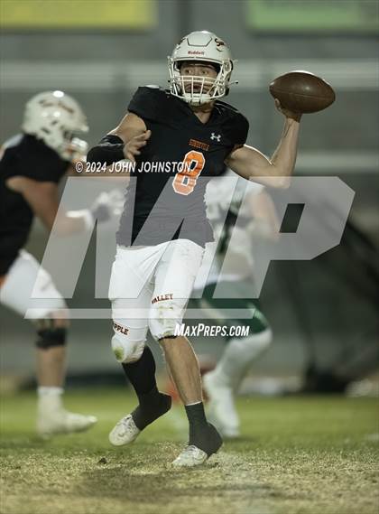 Thumbnail 3 in St. Bonaventure vs. Apple Valley (CIF SS D4 Semifinal) photogallery.