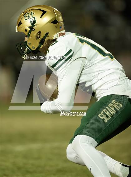 Thumbnail 3 in St. Bonaventure vs. Apple Valley (CIF SS D4 Semifinal) photogallery.