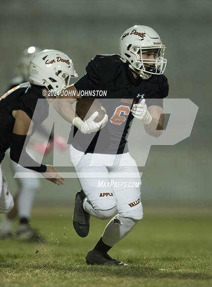 Thumbnail 3 in St. Bonaventure vs. Apple Valley (CIF SS D4 Semifinal) photogallery.