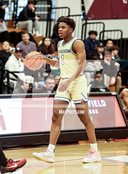 Thumbnail 3 in Harvard-Westlake vs. McEachern (Spalding Hoophall Classic) photogallery.