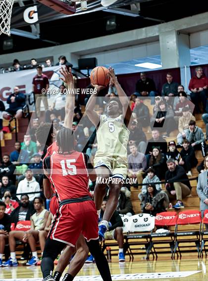 Thumbnail 3 in Harvard-Westlake vs. McEachern (Spalding Hoophall Classic) photogallery.