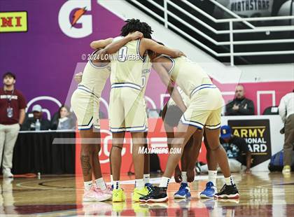 Thumbnail 2 in Harvard-Westlake vs. McEachern (Spalding Hoophall Classic) photogallery.