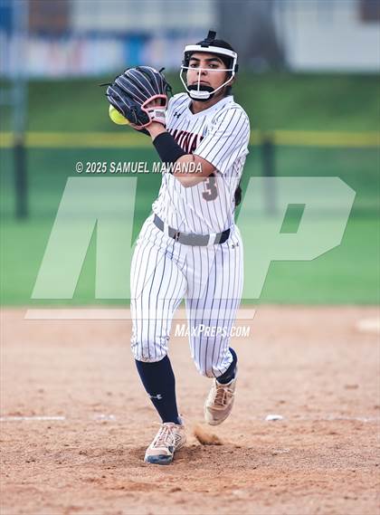 Thumbnail 3 in   Hart @ Chaminade photogallery.