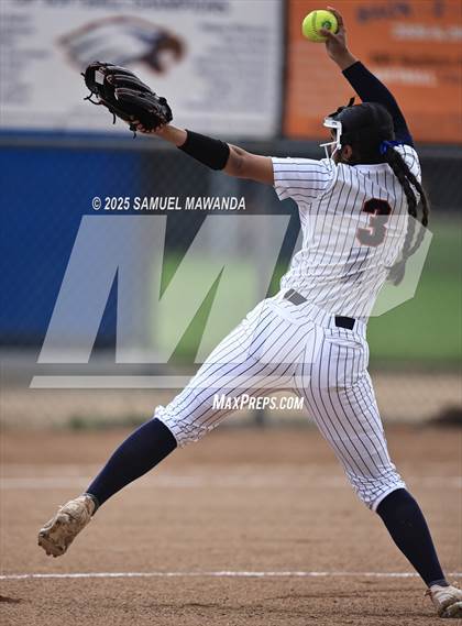 Thumbnail 3 in   Hart @ Chaminade photogallery.
