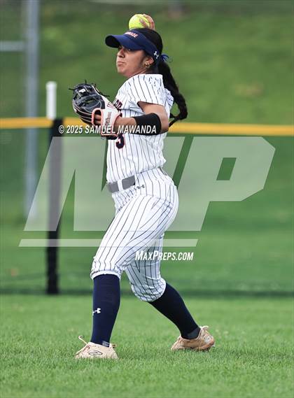 Thumbnail 3 in   Hart @ Chaminade photogallery.