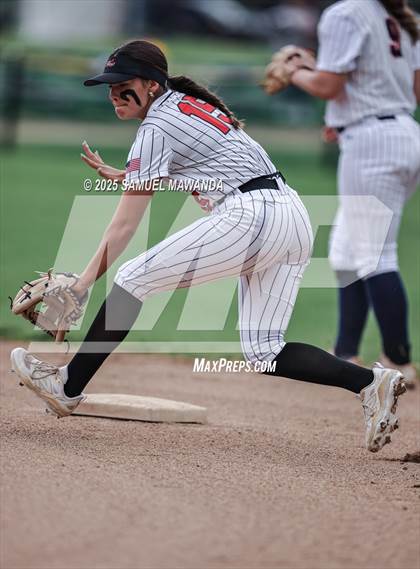Thumbnail 3 in   Hart @ Chaminade photogallery.
